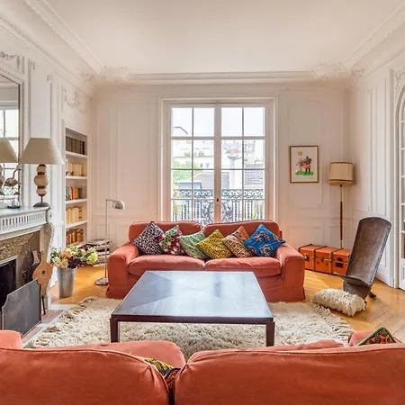 Luxurious Traditional French Style Near Eiffel Tower Parigi